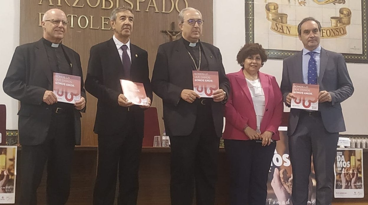 La Memoria Económica de 2021 del Arzobispado de Toledo ha sido presentada por el obispo auxiliar de Toledo, Francisco César García Magán; el director de Cáritas Diocesana de Toledo, José Luis González; y el administrador, Ramón Martín