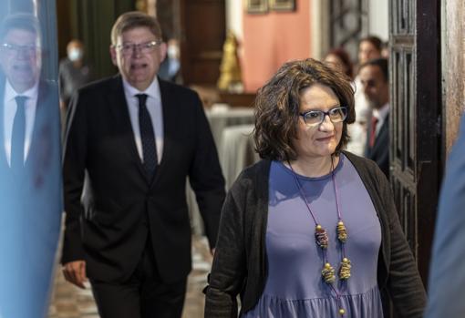 Imagen de Ximo Puig y Mónica Oltra tomada en el Palau de la Generalitat