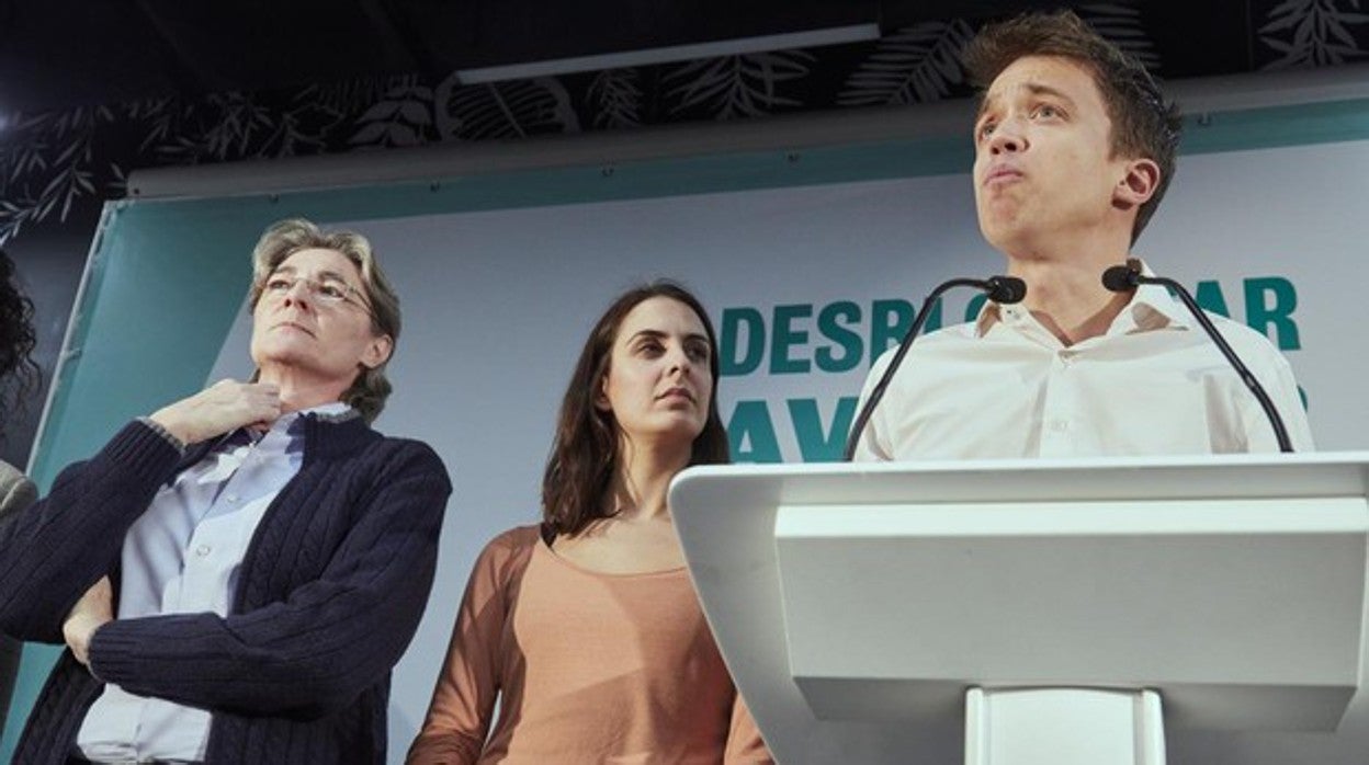 Íñigo Errejón y Rita Maestre junto a Marta Higueras, escindida de Más Madrid, en la noche electoral del 10-M