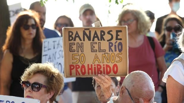 La sociedad reivindica un Tajo limpio tras 50 años sin poder bañarse