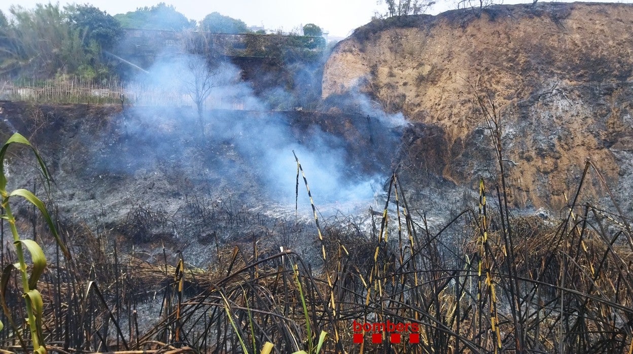 Los Bomberos estabilizan el incendio de Artesa (Lérida) tras quemar más de 2.700 hectáreas