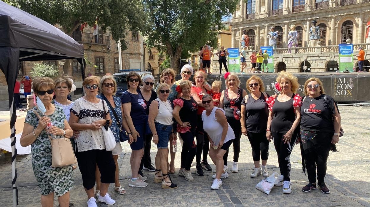 Se han reunido en la plaza del Ayuntamiento