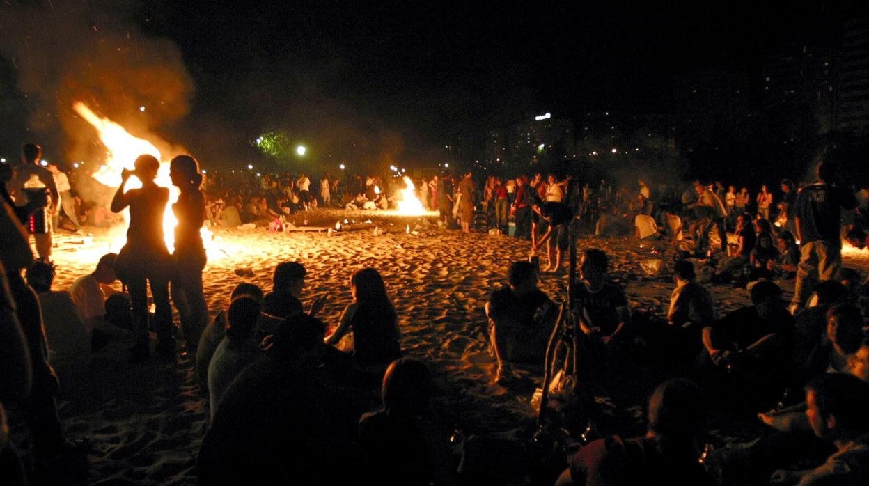 Fiesta de la noche de San Juan en Valladolid en una imagen de archivo