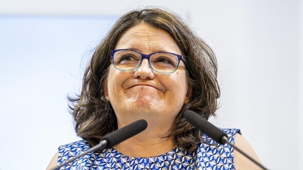 Mónica Oltra renuncia oficialmente a su acta de diputada en las Cortes Valencianas