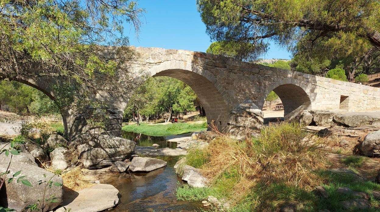 Imagen del Puente Mocha de Valdemaqueda, más conocido como Puente Romano