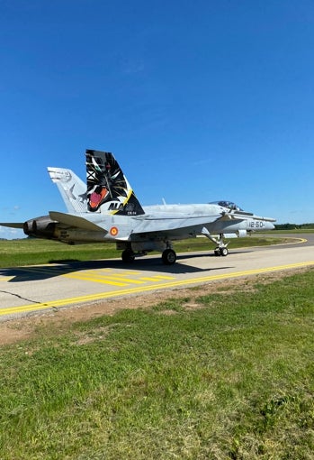 Uno de los aviones F-18 del Ala 12, en Lituania