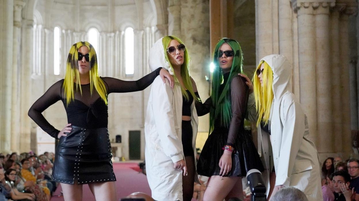 Un momento del desfile benéfico 'Creative' en el monasterio Santa María de Palazuelos