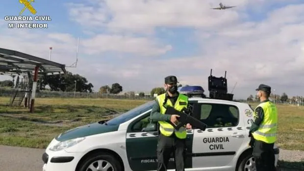 Un hombre se expone a una multa de más de 200.000 euros por volar un dron en el Aeropuerto de Alicante-Elche