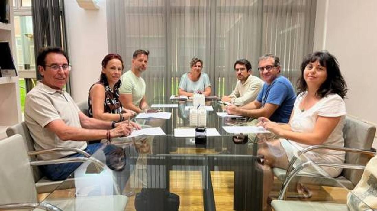 Reunión entre la consellera Raquel Tamarit y los sindicatos docentes, difundida en su web por el sindicato STEPV