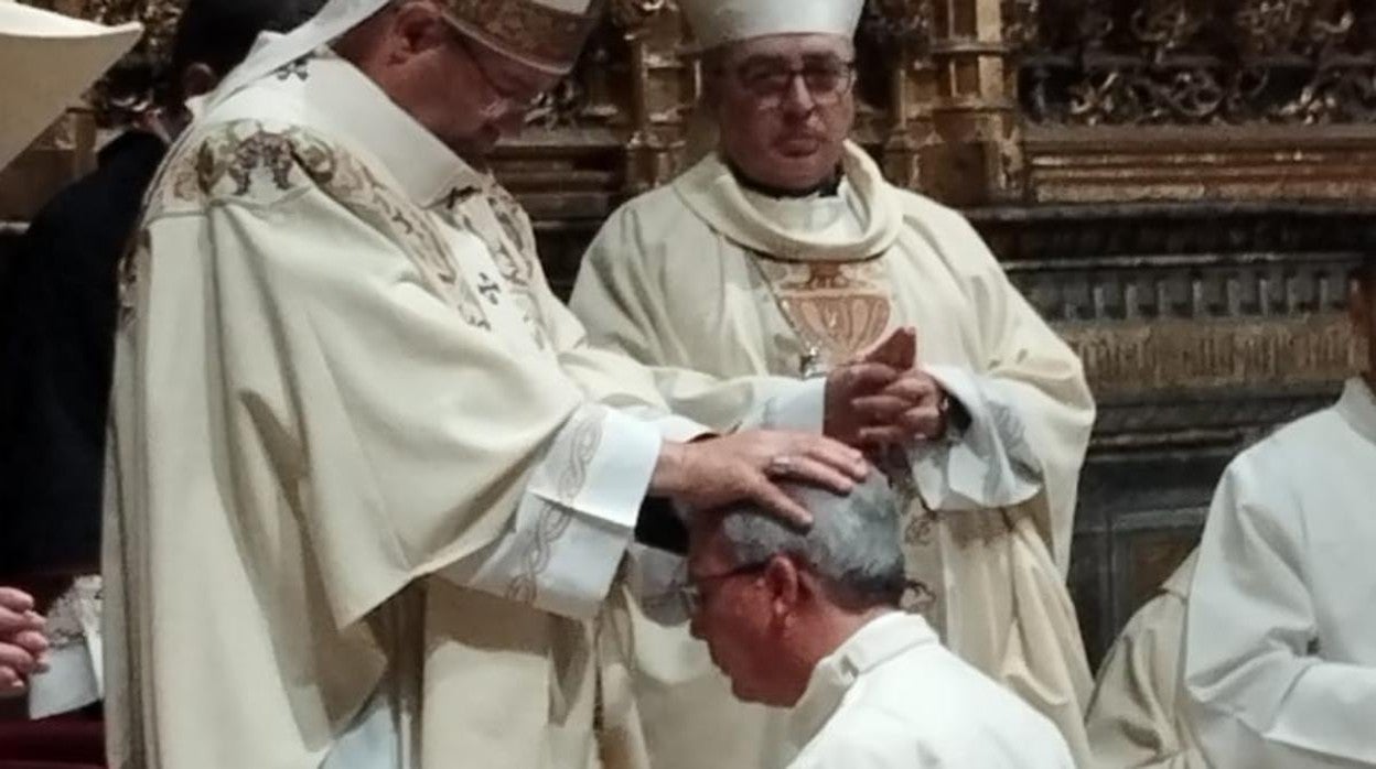 Momento de la ordenación en la catedral primada