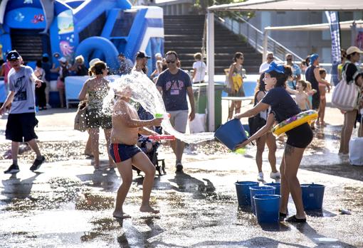 Más de 15.000 personas pasan por el I Water Festival de Tuawa para impulsar el consumo de agua sostenible y reducir el consumo de plásticos