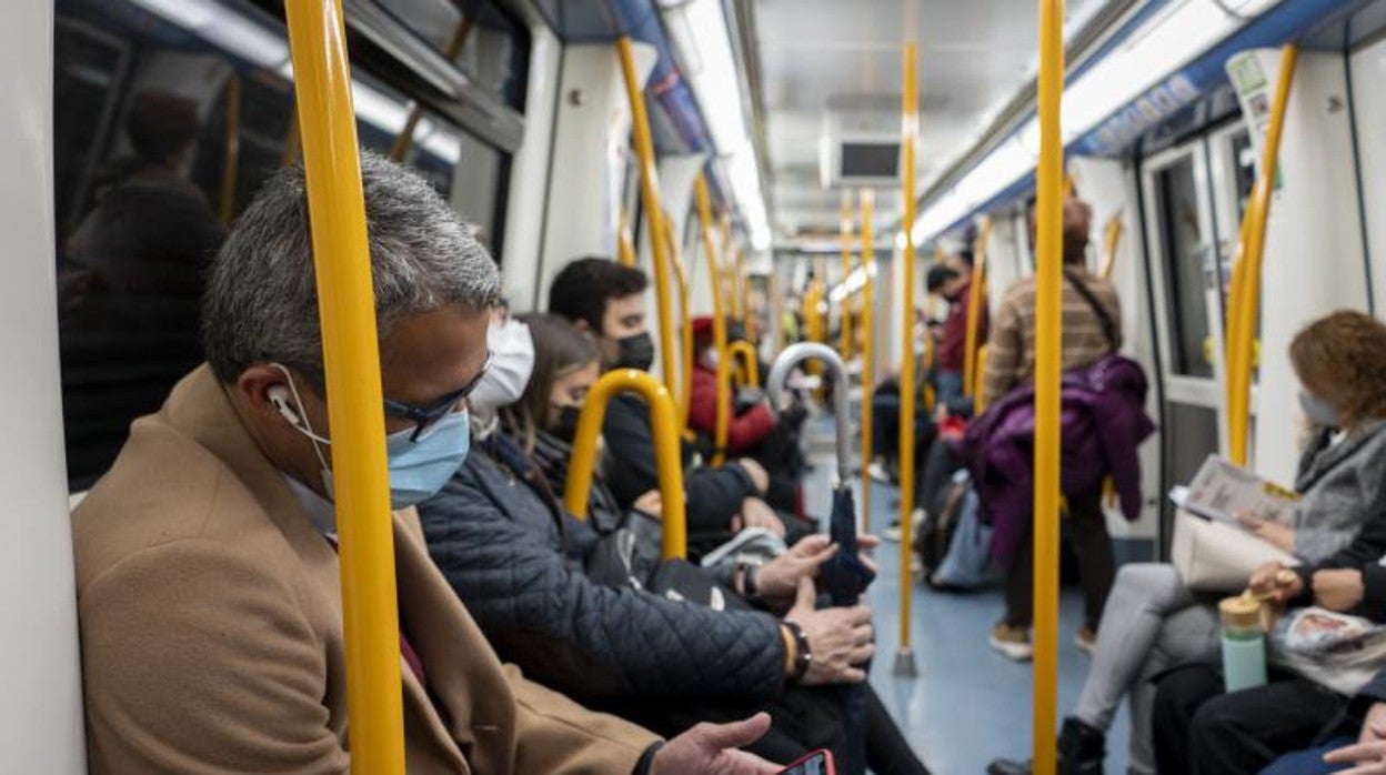 Usuarios del Metro de Madrid