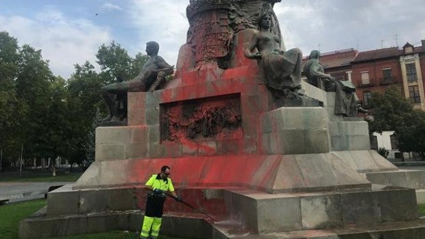 Absuelto el joven acusado de dañar la escultura de Colón en Valladolid