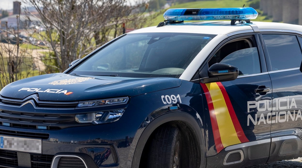 Coche patrulla de Policía Nacional