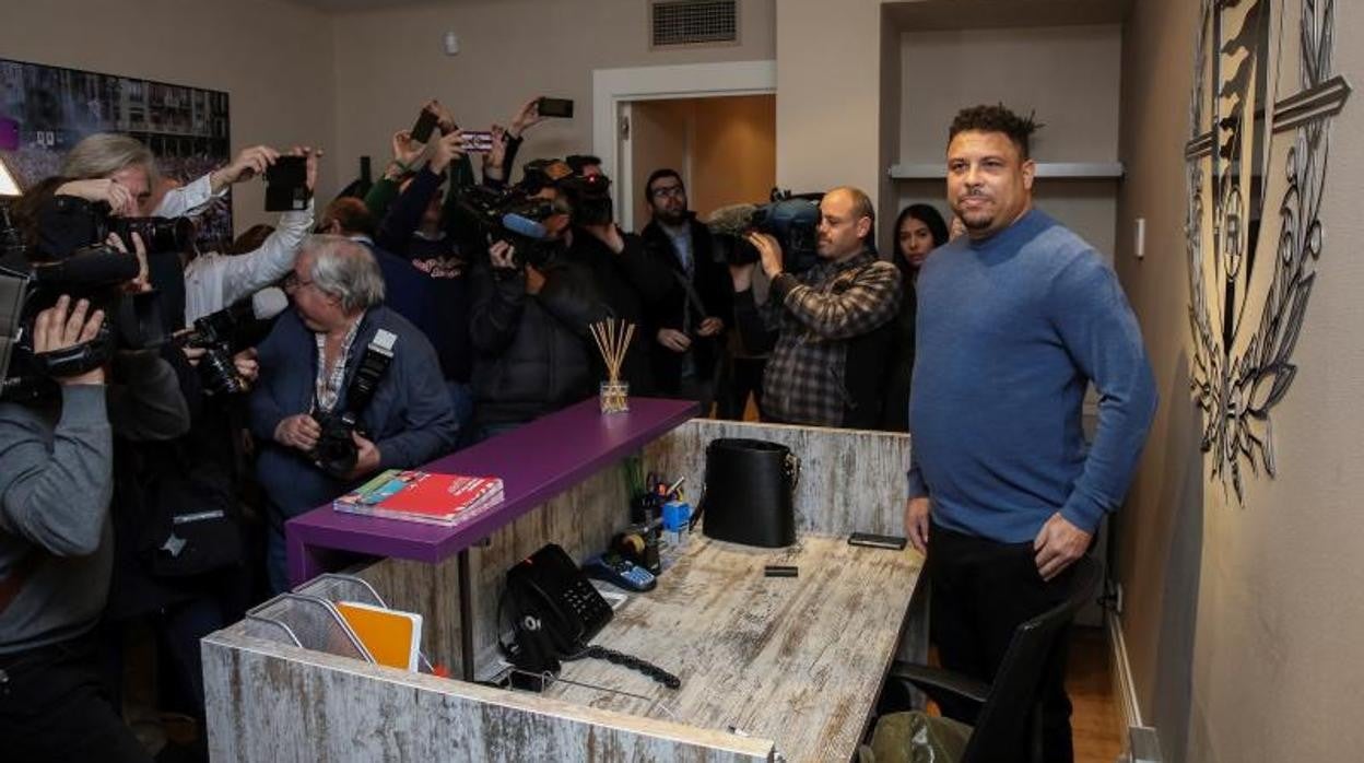 Ronaldo Nazario en una presentación en Madrid