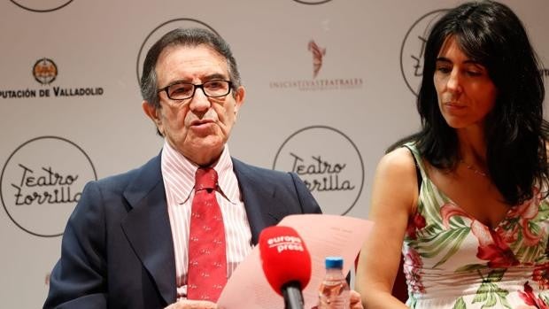 Javier Asiáin, Premio Internacional de Poesía José Zorrilla por 'La intimidad del trapecista'