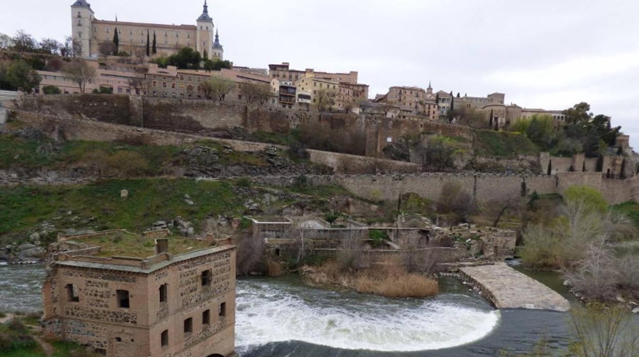 Presa del antiguo artificio del ingeniero italiano Juanelo Turriano en el río Tajo a su paso por Toledo