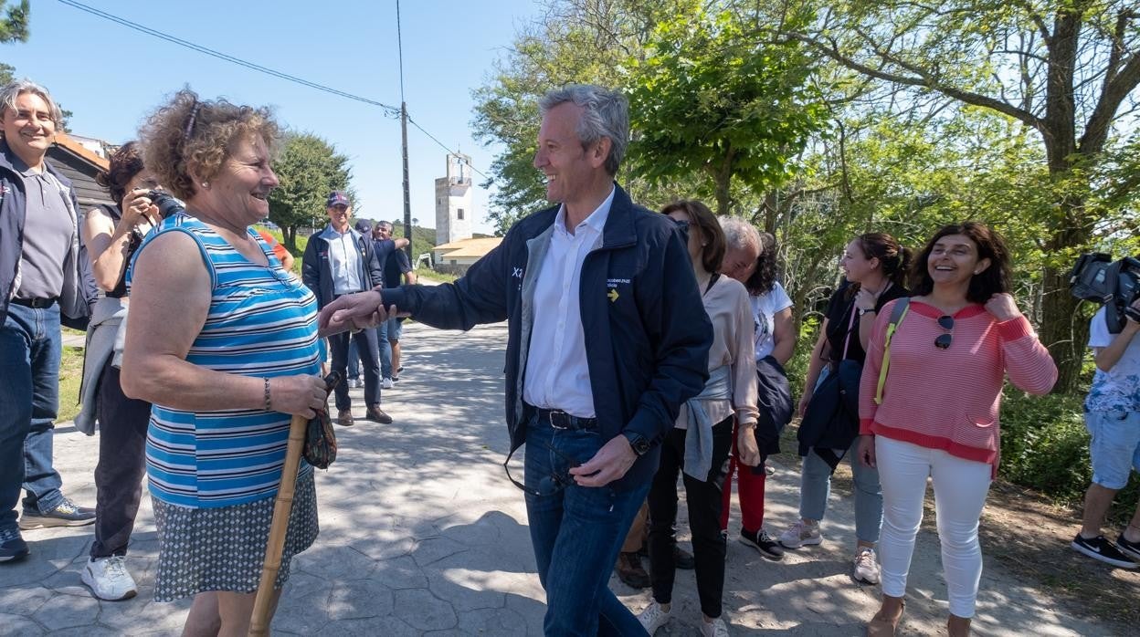 Rueda saluda este lunes a vecinos de Ons