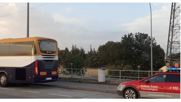 La Policía Foral de Navarra denuncia a un conductor de autobús por esnifar mientras conducía