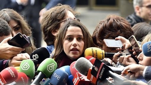 Inés Arrimadas: «Me iría de tapas con Vargas Llosa»