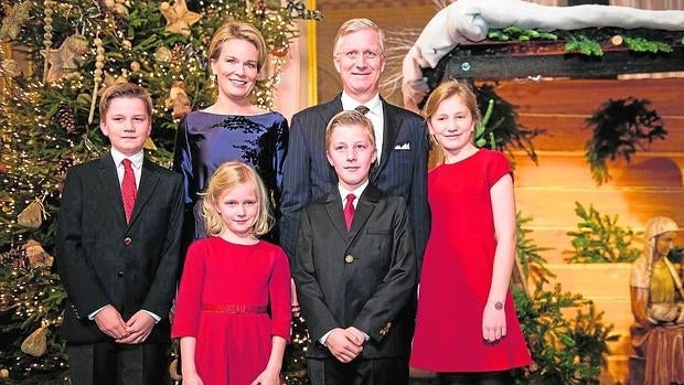 Los Reyes Felipe y Matilde de los Belgas, en el Palacio Real con sus cuatro hijos: Gabriel, Eleonora, Emmanuel e Isabel