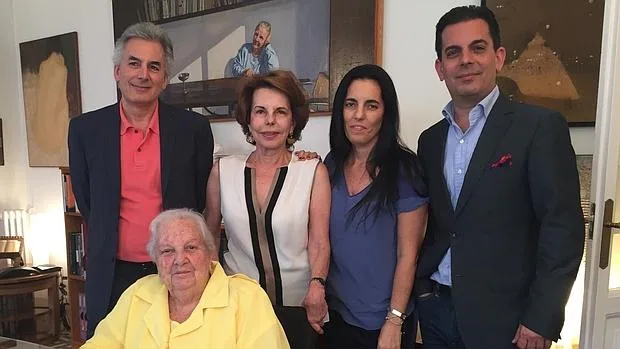El pasado verano, Patricia Llosa y sus hijos visitaron a Carmen Balcells en Barcelona