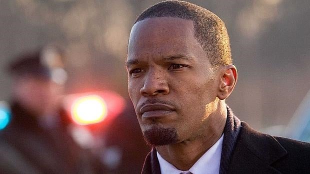 Jamie Foxx rescata a un hombre de un coche en llamas