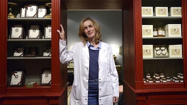 Cristina Suelves posa para ABC en la tienda Santa Maria Novella de Madrid