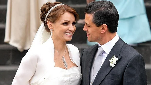 Rivera y Peña Nieto el día de su boda, en noviembre de 2010