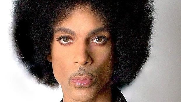 El cantante Prince en la imagen de su pasaporte