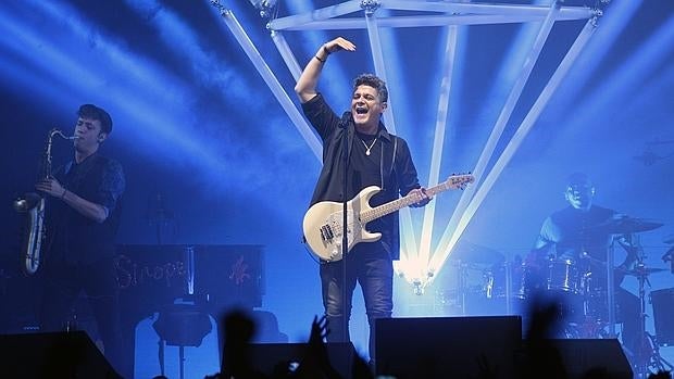 Los famosos se vuelcan con Alejandro Sanz en las redes sociales