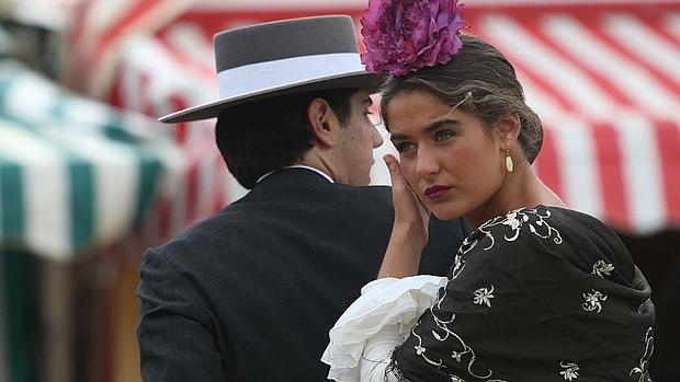 Flamencas vistas por el real el martes de Feria de Abril 2016