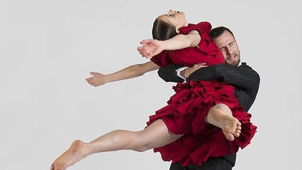 David Delfín viste a la «Carmen» de la Compañía Nacional de Danza