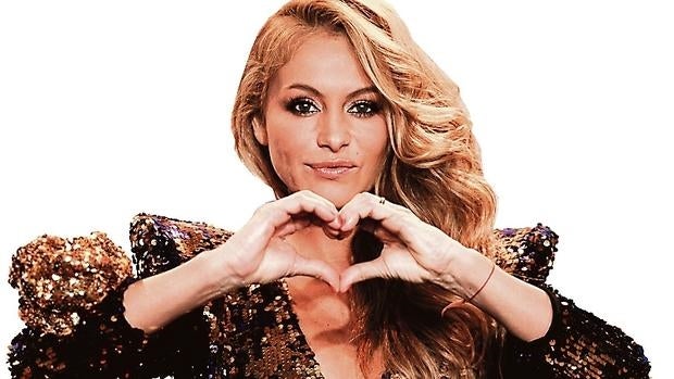 Paulina Rubio presenta a su segundo hijo