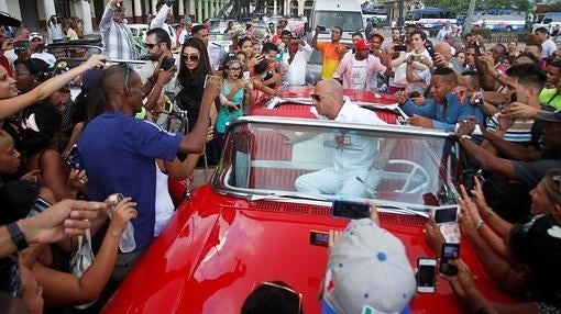 El actor Vin Diesel a su llegada al Paseo del Prado de La Habana