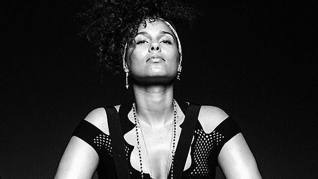 Alicia Keys dice «adiós» al maquillaje para siempre