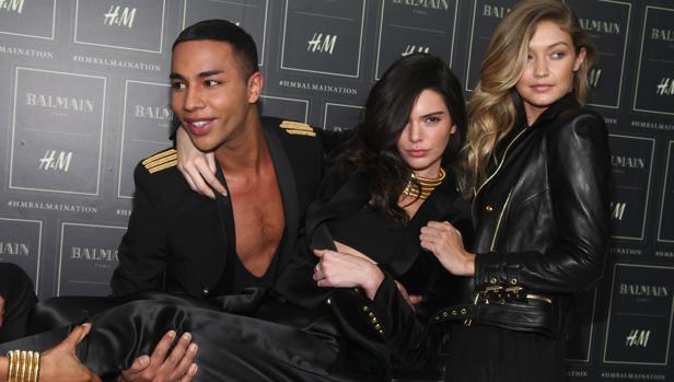 Olivier Rousteing, Kendall Jenner y Gigi Hadid