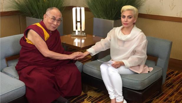 El Dalai Lama y Lady Gaga