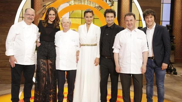 Los mejores looks de Eva González en «Masterchef 4»