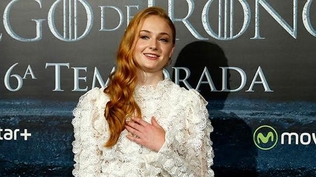 Copia el look de Sophie Turner