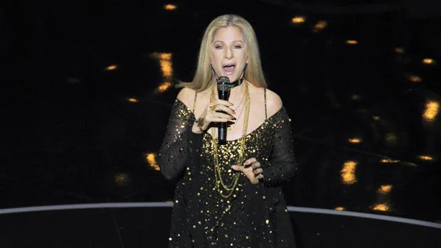 Barbra Streisand durante la ceremonia de los Oscar 2013