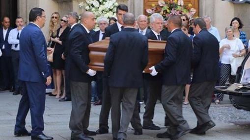 Momento durante el funeral de Marta Marzotto