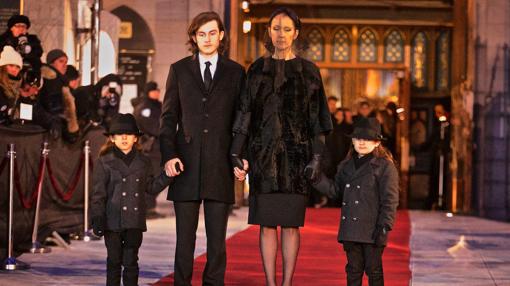 Celine Dion con sus tres hijos en el funeral de su esposo Rene Angelil