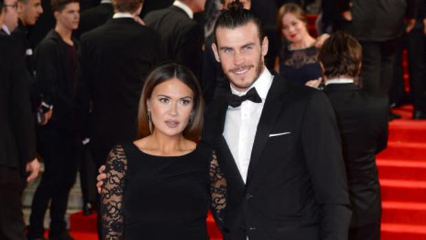 Gareth Bale junto a su mujer, Emma Rhys-Jones
