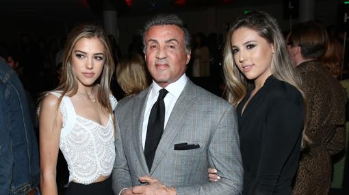 Sylvester y sus dos hijas Sistine y Sophia Stallone