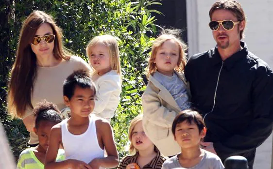 Fotografía de la familia Pitt Jolie