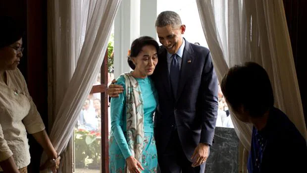 Aung San Suu Kyi y Barack Obama durante una visita de este a Rangún