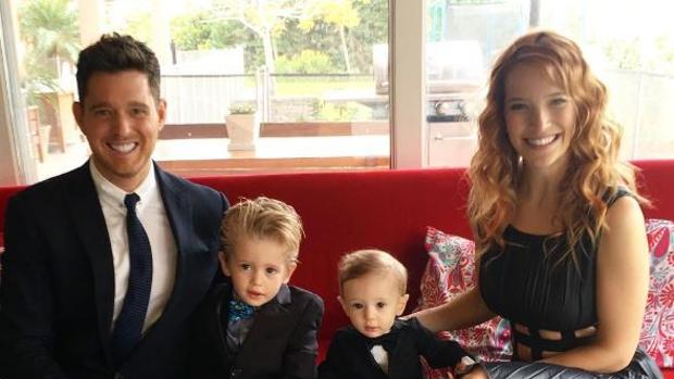 Michael Bublé y Luisana Lopilato, junto a sus dos hijos
