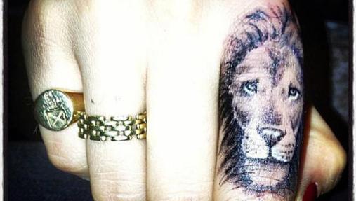 El significado de los tatuajes de Cara Delevingne