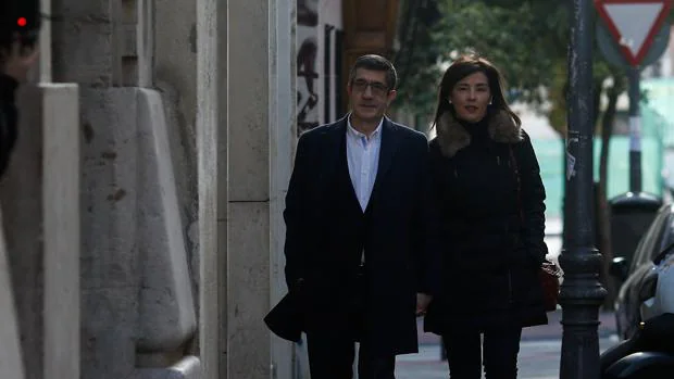 Begoña Gil y su marido, Patxi López, el pasado domingo en Madrid